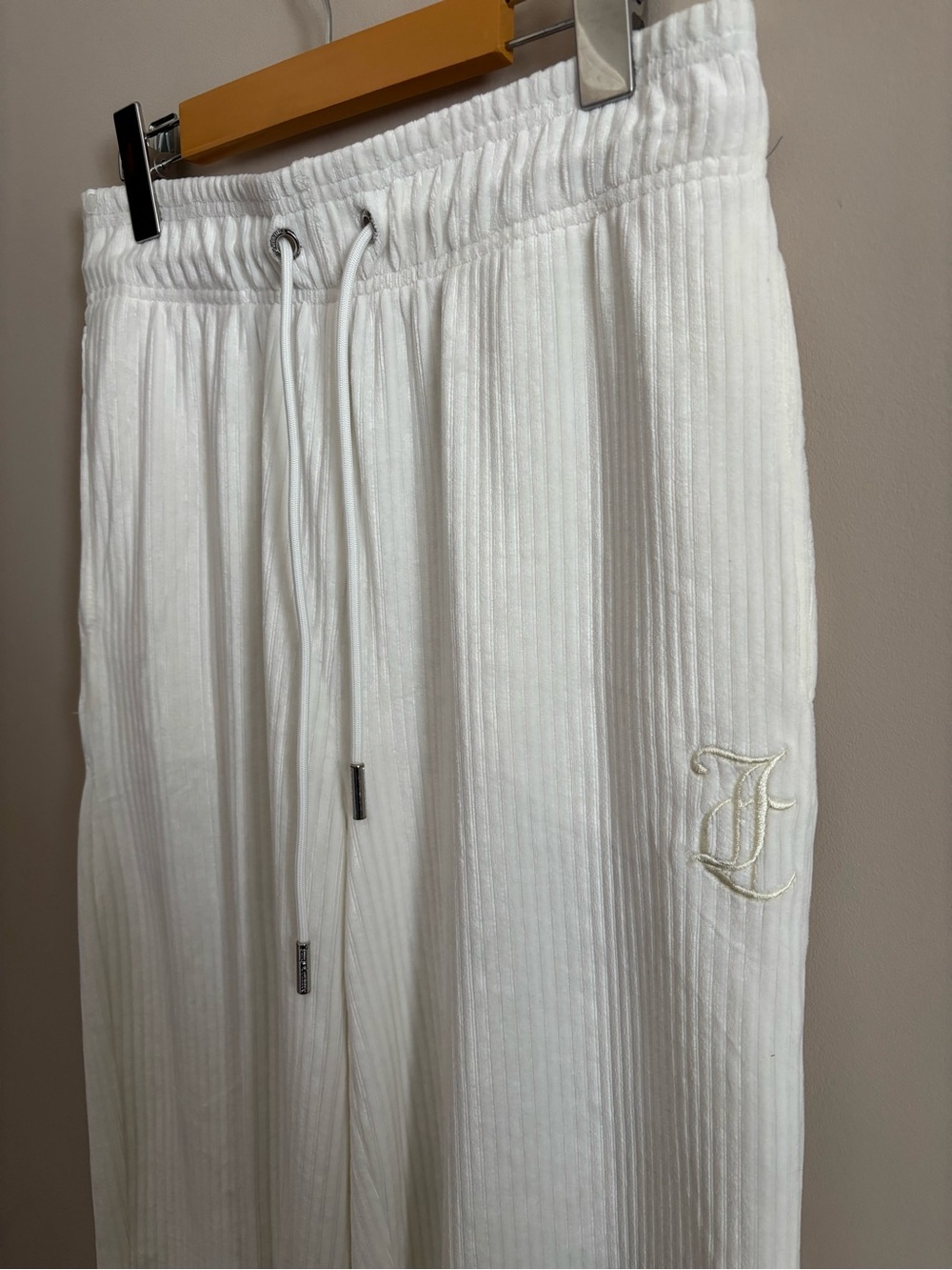 Juicy Couture - White velvet sweatpants